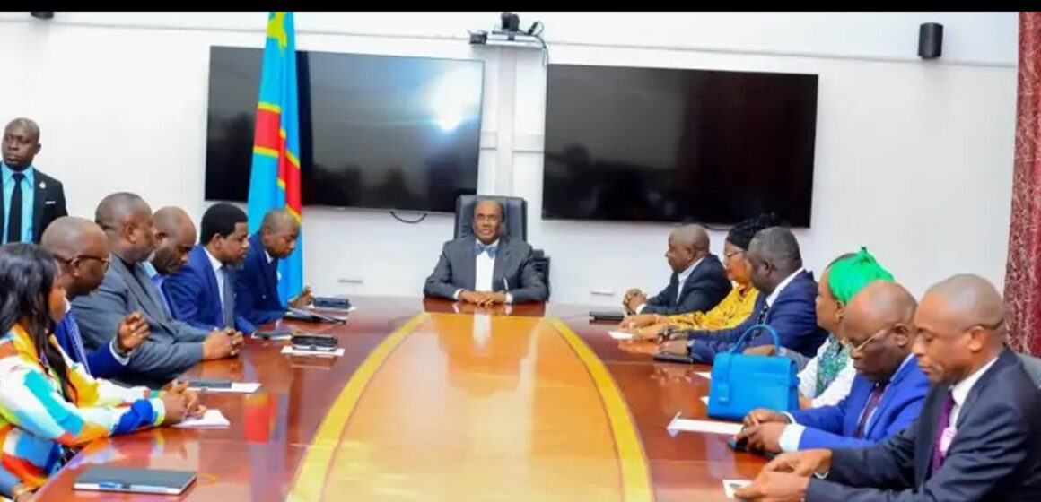 SENAT : Le caucus nés Kongo chez le Président Kinduelo.