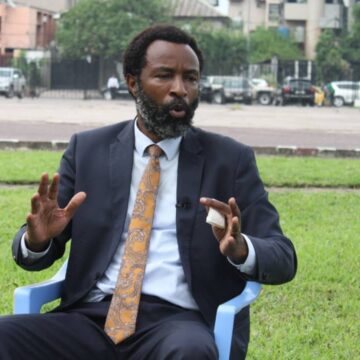 Pas question de faire participer nos vaillants Fardc dans l’assainissement de la ville de Kinshasa alors les besoins militaires à l’Est deviennent pressant dixit L’honorable crispin Bindule.