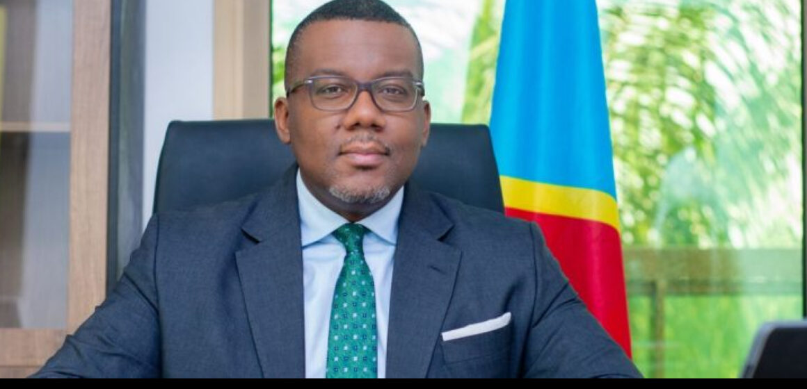 Nord Ubangi : le Gouverneur Malo Mobutu s’attaque à la Route Nationale N°24, tronçon Businga – Gbadolite de 140 kms.  » Le nouveau Malo Mobutu dans tous les fronts en faveur de sa province  » !
