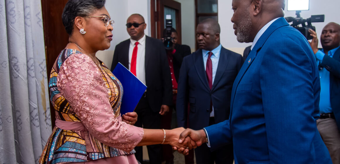 ASSEMBLÉE NATIONALE : LA PREMIÈRE MINISTRE JUDITH SUMINWA RASSURE DU DÉPÔT DU PROJET DE LOI DES FINANCES 2025 DANS LE DÉLAIS