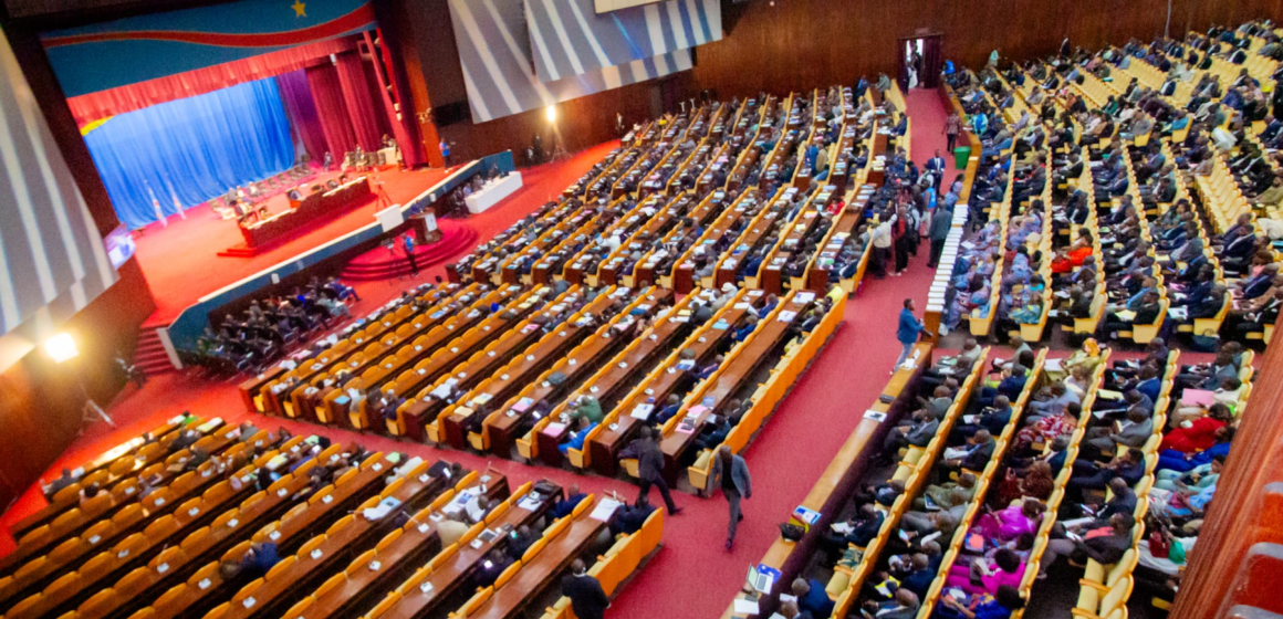La 83ièm Prorogation de l’état de Siège. Hon. Crispin Mbindule intraitable et épatant.