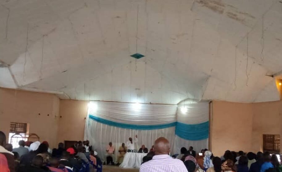 BUTEMBO : Les enseignants viennent de suspendre leur mouvement de grève ce dimanche 28 octobre 2024 après leur échange avec les messagers de la Ministre de l’Éducation nationale et Nouvelle citoyenneté
