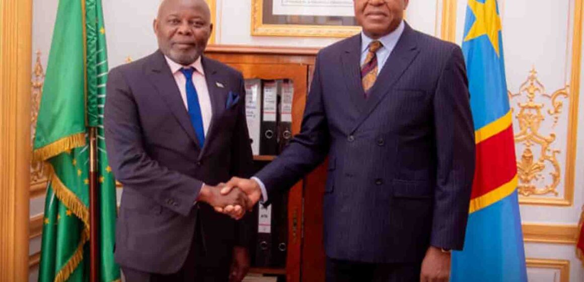 Ass.Nat. : Le Professeur Émile NGOY reçoit le Président Vital KAMERHE à l’ambassade de la RDC à Paris