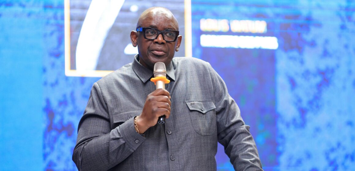 Présent au 10ème FORUM DE MAKUTANO, SEM Louis WATUM KABAMBA, Ministre National de l’Industrie et du Développement des PME est intervenu ce Jeudi 14/11/2024 sous le thème : ENTREPRENDRE EN RDC: DEFIS, OPPORTUNITÉS ET RÉALITÉS.