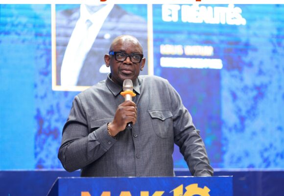 Présent au 10ème FORUM DE MAKUTANO, SEM Louis WATUM KABAMBA, Ministre National de l’Industrie et du Développement des PME est intervenu ce Jeudi 14/11/2024 sous le thème : ENTREPRENDRE EN RDC: DEFIS, OPPORTUNITÉS ET RÉALITÉS.