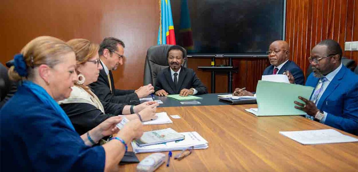 Assemblée Nationale : échange sur la sécurisation des déplacés internes de la RDC, entre le 2eme Vice-président Christophe MBOSO et le Représentant Spécial adjoint du SG de l’ONU