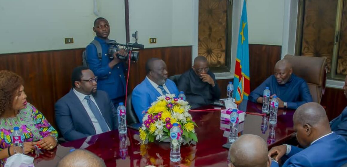 ASSEMBLÉE NATIONALE : LE PRÉSIDENT VITAL KAMERHE APPELLE LA MISSION DIPLOMATIQUE CONGOLAISE EN EGYPTE À ÊTRE LA CHARNIÈRE DU RENFORCEMENT DE LÀ COOPÉRATION BILATÉRALE ENTRE LES DEUX PAYS