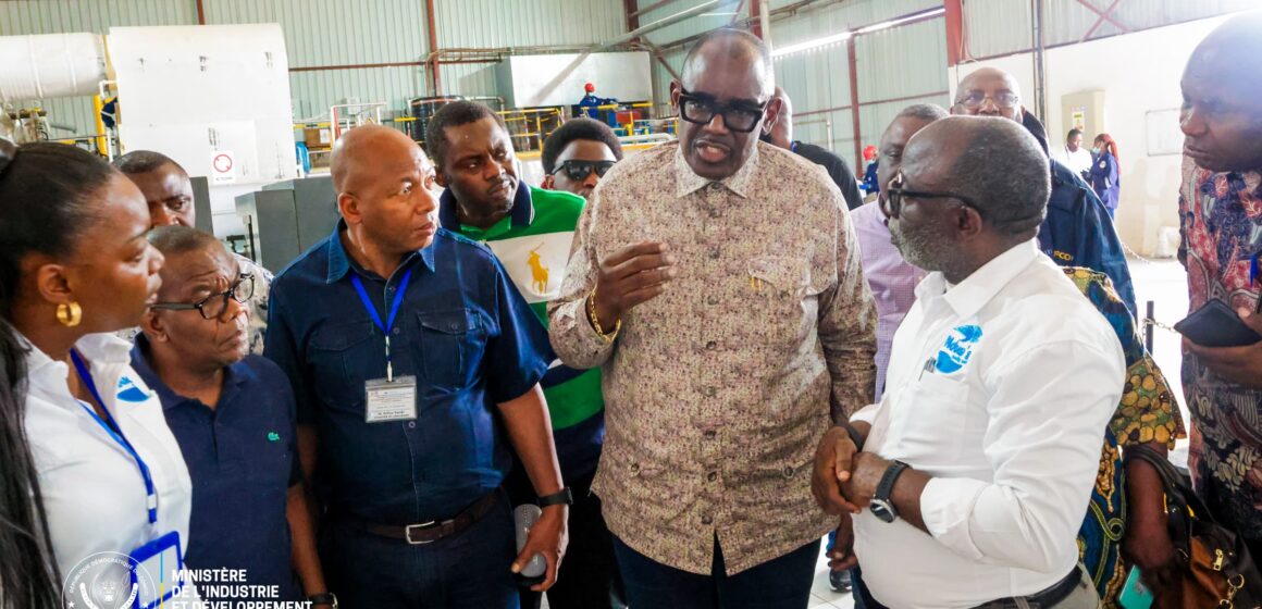 Kolwezi : Visite de terrain ce 19/02/2025 par S.E.M Louis Watum Kambamba à l’entreprise Ndw’s Family.