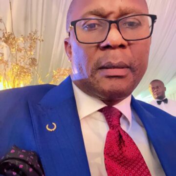 Nord-Ubangi : « Nous venons de suivre l’élection des membres du Bureau définitif de l’Assemblée provinciale du Nord-Ubangi, et à chaud, je présente mes sincères félicitations aux membres élus et plus particulièrement, à l’Honorable Achille KWANGBO, élu président du Bureau définitif » réaction de Christian Duho !