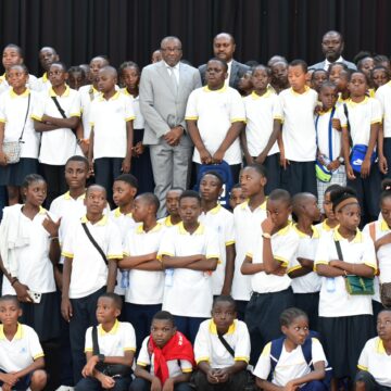 LES ÉLÈVES DU COMPLEXE SCOLAIRE SAINT FRANÇOIS DE SALES DE KINTAMBO ONT VISITÉ LE SIEGE DE L&rsquo;ASSEMBLÉE NATIONALE !