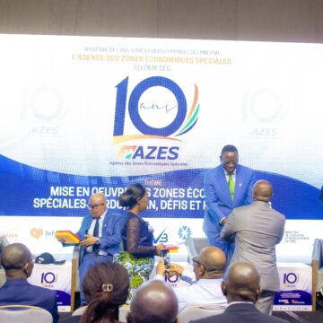 IMG-20250415-WA0073(3) Économie : AZES célèbre en faste son dix ans d’existence à l’hôtel Hilton de Kinshasa !