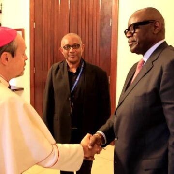 IMG-20250425-WA0060 RDC : À Kinshasa, Louis Watum Kabamba honore le legs moral du Pape François !
