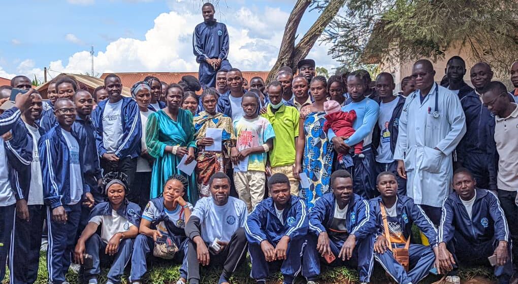 IMG-20250501-WA0068(2) BUTEMBO : Le C.S Mages d’Orient célèbre la journée du 30 avril sous une ambiance caritative à l’hôpital de Kitatumba.