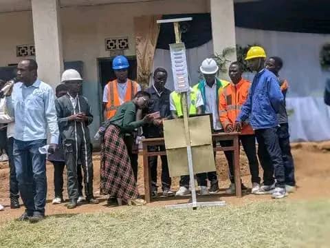 IMG-20250501-WA0079(2) Nord-Kivu : L’Institut de Butembo nage sous un océan scientifique avec l’exposition des réalisations de ses apprenants