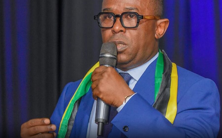Sport/V-CLUB : « Désormais, Amadou Diaby coopté au Panthéon du conseil suprême, une décision statutaire confirmée lors de la remise et reprise avec Mapamboli » Ce cas d’école du fair-play et de sportivité signé Amadou Diaby !
