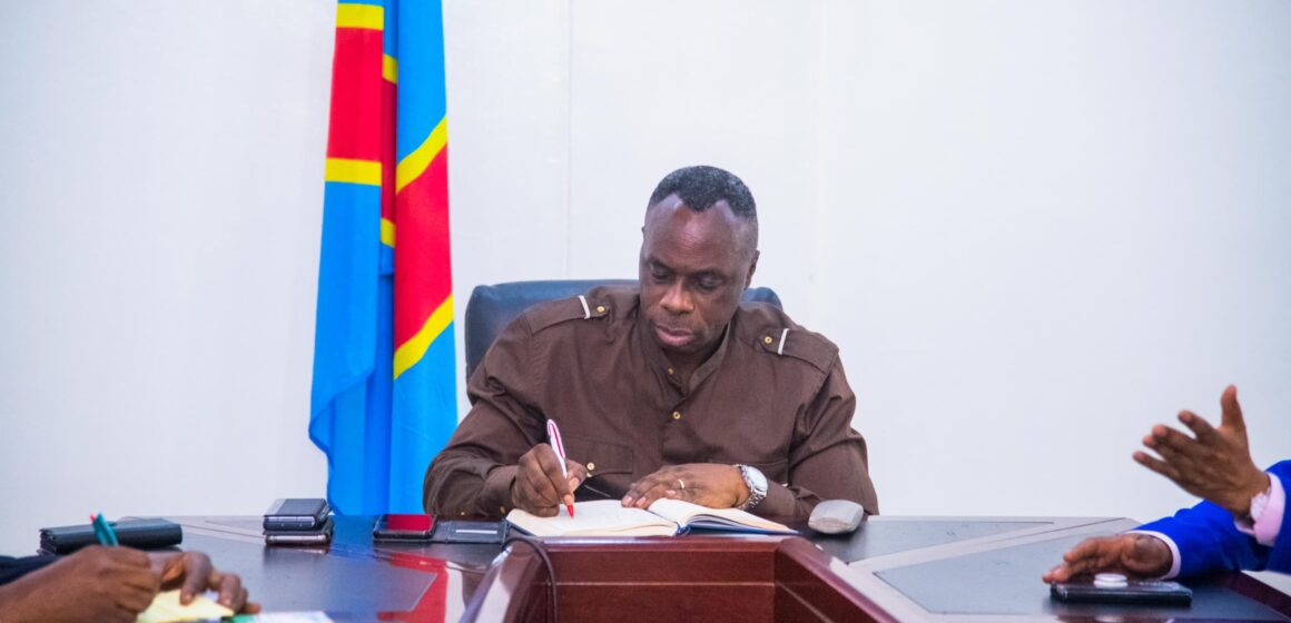 Évaluation du Contrat SEKO-ENERKA : Jean-Paul Mbwebwa Kapo obtient le paiement des Agents ÉNERKA et l’accélération des travaux à Tshiala !