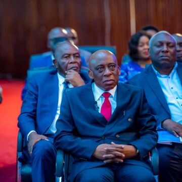 IMG-20250522-WA0063 Assemblée nationale-contrôle parlementaire : le dg de l’OVD répond à la question orale avec débat sur l’état de la voirie de Kinshasa après la série des pluies diluviennes