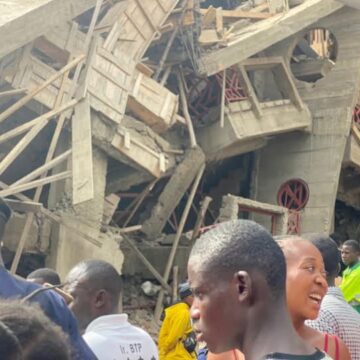 IMG-20250523-WA0071 Drame à Bunia : 2 morts, 5 personnes secourues et une vingtaine autres personnes sous les décombres « Bilan encore provisoire d’effondrement d’un immeuble »