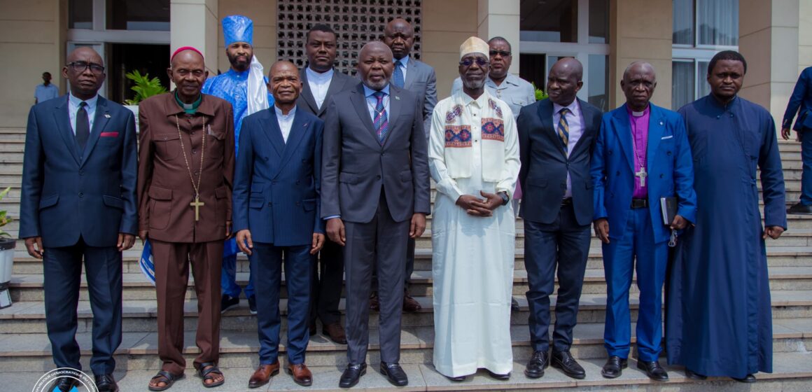 ASSEMBLÉE NATIONALE : LA PLATEFORME DES CONFESSIONS RELIGIEUSES PRÉSENTE AU PRÉSIDENT VITAL KAMERHE  » L’INITIATIVE INTERCONFESSIONNELLE POUR LA PAIX ET LA RÉCONCILIATION »