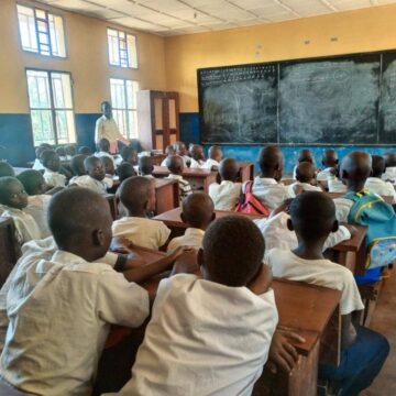 Nord-Ubangi : Grâce au projet STEP de la CSPP, 663 élèves de l’école primaire Popo-lipo étudient désormais dans des bonnes conditions à Gbado-Lite !