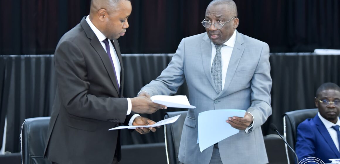 IMG-20250613-WA0084(2) ASSEMBLÉE NATIONALE : Le Rapporteur Jacques Djoli installe officiellement la Commission Spéciale et Temporaire devant Examiner le réquisitoire du PG près la Cour de Cassation aux fins de poursuites judiciaires contre Constant Mutamba !