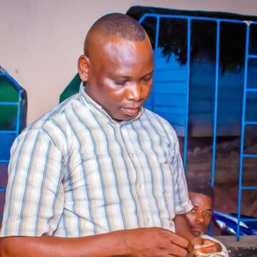 Nord-Ubangi : « La Presse en honneur » Un chevronné journaliste nommé Ministre et de surcroît porte-parole du Gouvernement Kotongo publié mardi soir (Il s&rsquo;agit de Didier Dutimo Dida)