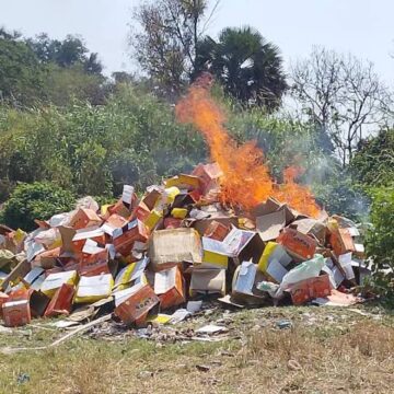 Tanganyika : Lutte contre la prolifération des substances prohibées à Kalemie, un lot de chanvres et boissons alcooliques incinérés sur ordre du Ministre de l&rsquo;Intérieur !