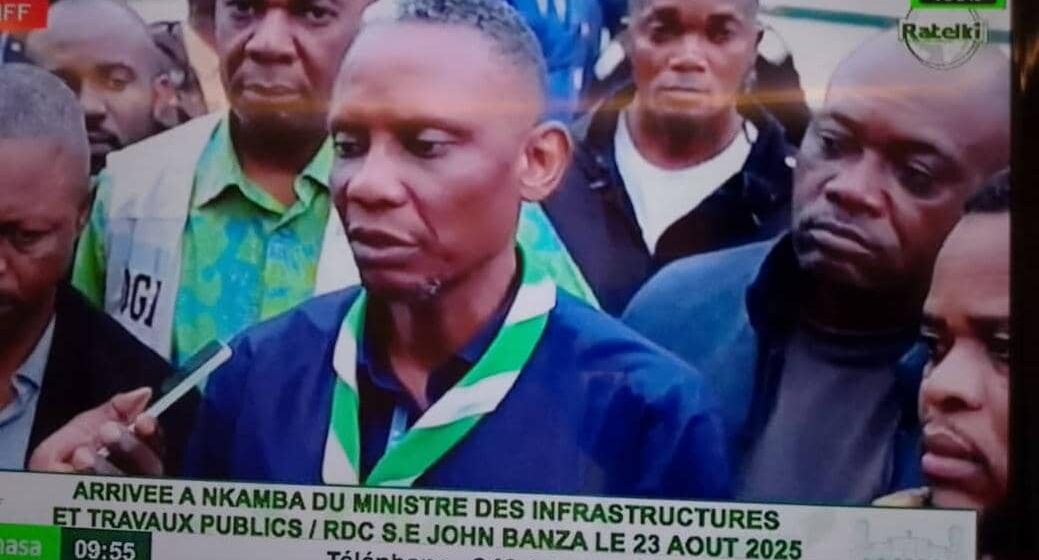 Cité Sainte de N’kamba : Le Ministre des ITP John Banza à moitié satisfait des travaux de construction de la route « Chemin de la passion de papa Simon Kimbangu »