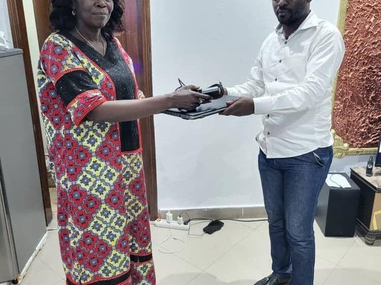 Nord-Ubangi : « Hon. sénatrice Anastasie Ngbako pose un acte de soutien à l&rsquo;égard de la Division Provinciale de la Jeunesse » Cédric Kpado manifeste sa gratitude à la bienfaitrice !