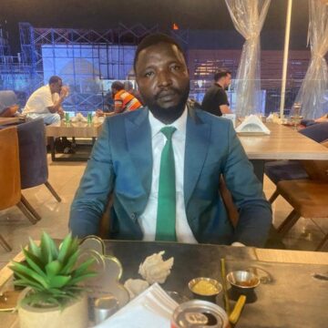 Page Rose : En ce 12 Octobre, la symbolique honore ce jeune acteur politique engagé sur le chemin de la rationalité et de l’éthique de gouvernance