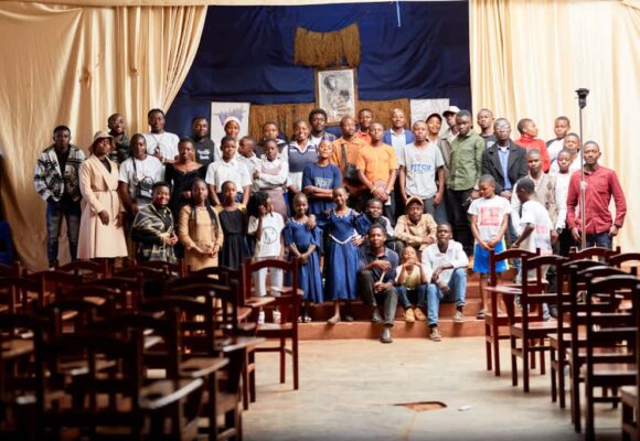 Butembo : La Femina de la Plume d&rsquo;Or célèbre la Journée Internationale de la jeune fille au rythme de la poésie