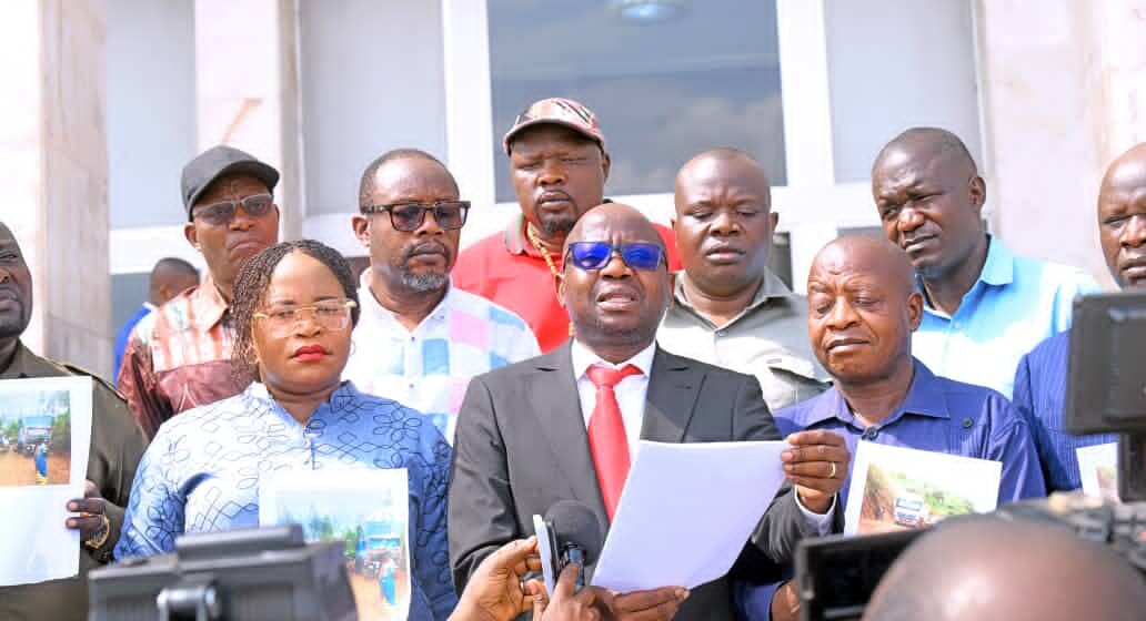 Ass Nat : Les parlementaires de l&rsquo;Ituri dénoncent les manœuvres de l&rsquo;ORC et sa manipulation de l&rsquo;opinion à travers sa lettre adressée au Ministre des Infrastructures et Travaux Publics