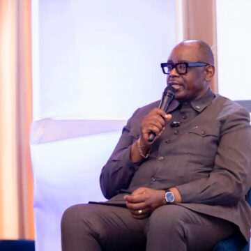 Forum dans le secteur extractif : Louis Watum insiste sur la transparence de recettes et le partage social