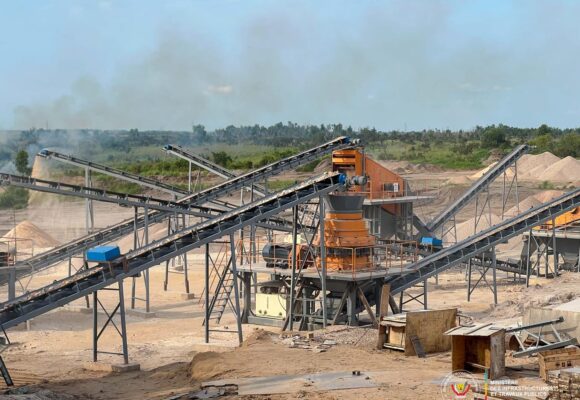 ​En mission à Kikwit ,Papy Labila NKALIM, Dircaba des ITP, Inspecte l&rsquo;avancement des Chantiers Majeurs dans la ville et Idiofa.