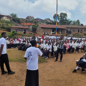 Butembo : CYNESA éveille la conscience écologique des élèves de l’Institut Visogho en marge de la Journée nationale de l’arbre