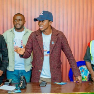 Butembo : La Fondation Kambale Mukokoma Eliphaz au chevet des déplacés de guerre avec une aide d&rsquo;urgence et un projet d&rsquo;autonomisation