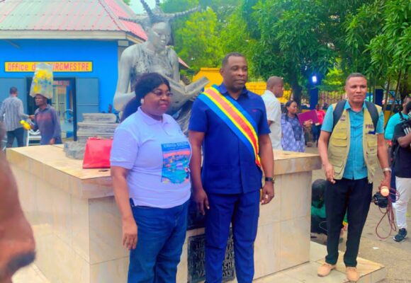 Lutte contre l’insalubrité et les érosions : l’honorable honoraire Scolastique Mahindo lance une campagne de sensibilisation pour réveiller les kinois