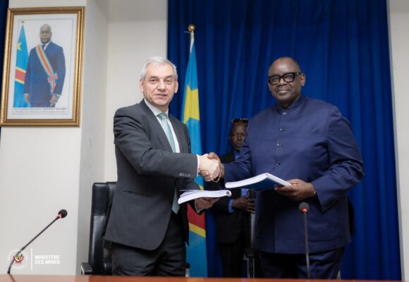 WhatsApp Image 2026-01-29 at 11.45.27 PM RDC : Signature d’un contrat stratégique entre le Gouvernement et Xcalibur pour la cartographie du sous-sol