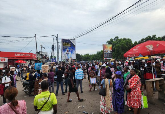 Kinshasa paralysée par la grève des chauffeurs : la population livrée à elle-même à l’UPN