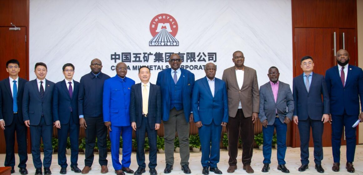 IMG-20260326-WA0009 En mission officielle en République populaire de Chine, j’ai tenu, ce 24 mars 2026 à Beijing, une séance de travail avec le groupe China Minmetals Corporation, maison mère de MMG Kinsevere Mine.