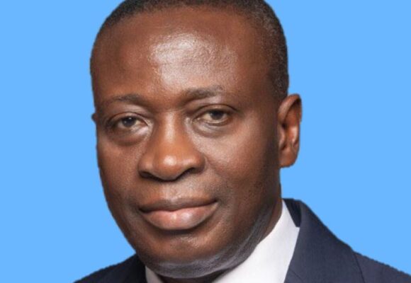 Colloque international de la faculté d&rsquo;économie : Exposé Magistral du Prof Daniel Mukoko Samba ,le VPM de l&rsquo;économie sur la voie de la croissance et du développement.