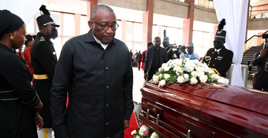 Un dernier hommage à maman Catherine Nzuzi wa Mbombo, décédée le 18 mars dernier à l’âge de 82 ans.