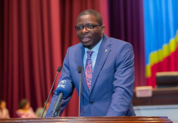Assemblée nationale – Protection de l’environnement dans le secteur minier : le député Éric Tshikuma Mwimbayi appelle à des actions concrètes après l’audition de la Ministre de tutelle.