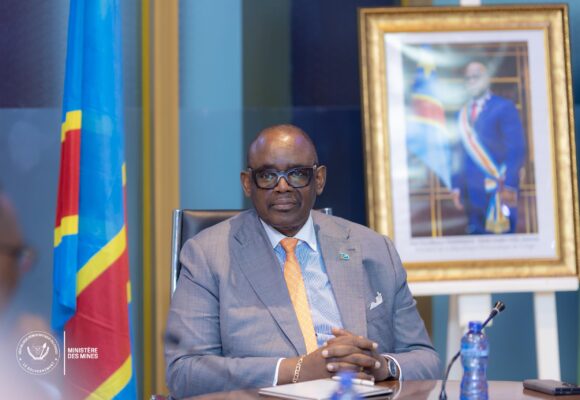 IMG-20260415-WA0022 Lutte contre l’exploitation illicite : les préoccupations d’Aru au cœur des échanges avec le Ministre des Mines, Louis Watum Kabamba.