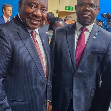 DIPLOMATIE: LE 1er V.P DE L&rsquo;ASSEMBLÉE NATIONALE, ISAAC JC TSHILUMBAYI REPRÉSENTE LE CHEF DE L&rsquo;ÉTAT AU 4e SOMMET INTERNATIONAL SUR LA DÉFENSE DE LA DÉMOCRATIE EN ESPAGNE.