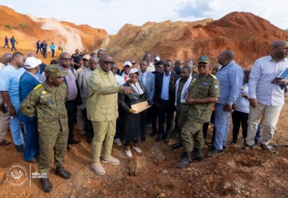 Joli coup de filet : en Ituri, Louis Watum ordonne la fermeture des sites illégaux d’exploitation de l’or.