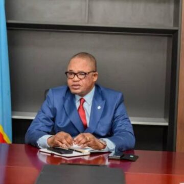 Ass Nat : Une motion d&rsquo;information présentée par l&rsquo;hon Kazadi Kankonde pour exprimer l&rsquo;indignation face à l’empêchement du député Daniel Aselo de voyager.