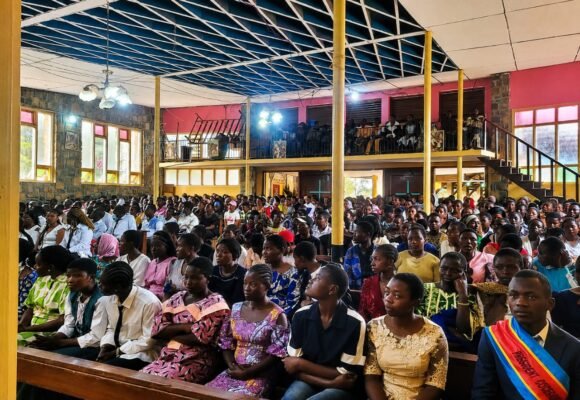 1000748862 BUTEMBO : Une messe spéciale pour préparer spirituellement les finalistes à l’Examen d’État.