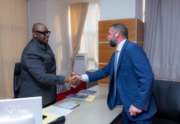 RDC, Reprise de Chemaf Le min Louis Watum encourage Virtus  Minerals a une exploitation responsable de ressources minières et créatrice en faveur de populations locales.