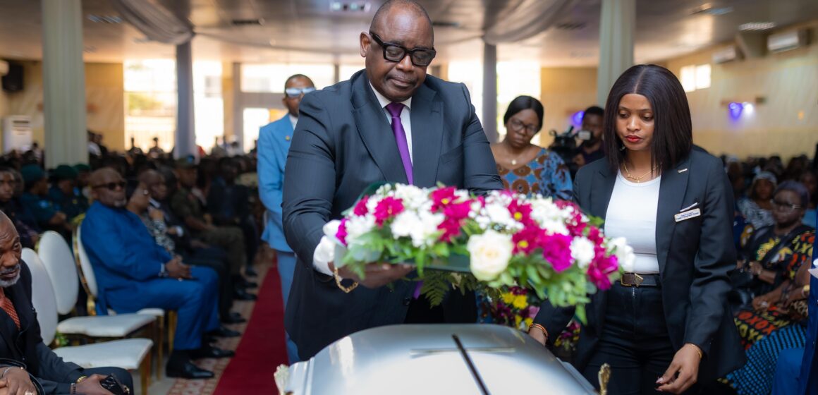 LOUIS WATUM KABAMBA REND UN DERNIER HOMMAGE À ELVIS WANGELA MPOKO.